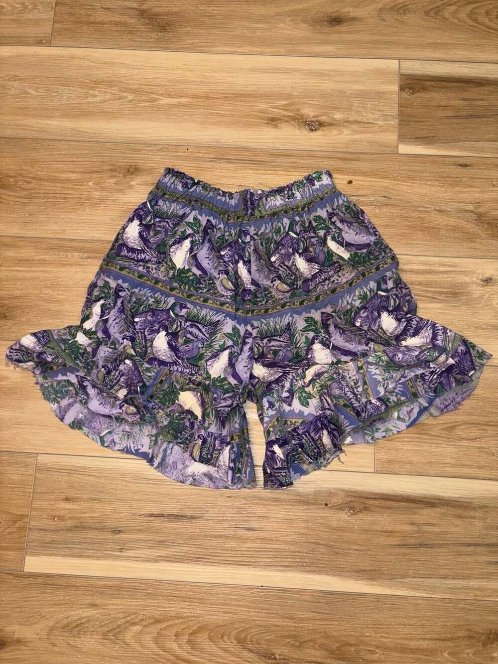 Handmade Vintage Bird Print High Waist Ruffle Hem Shorts with Pockets L